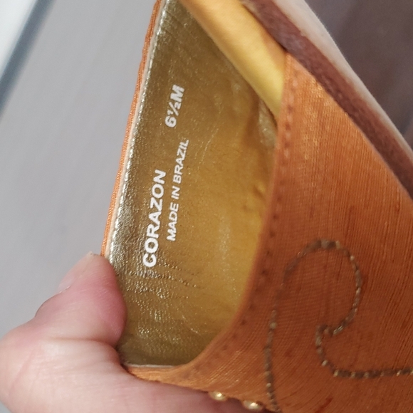 Carlos by Carlos Santana Corazon Slide Sandals - Picture 5 of 8